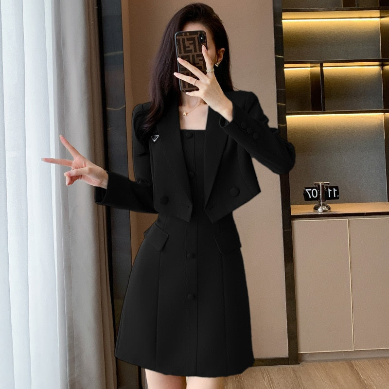 Coffee short suit jacket women's Spring and Autumn 2023 new suit dress with suspenders two-piece suit high sense.